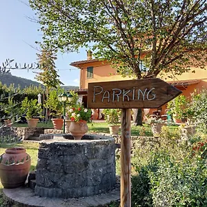 Podere Di Sotto Bed & Breakfast